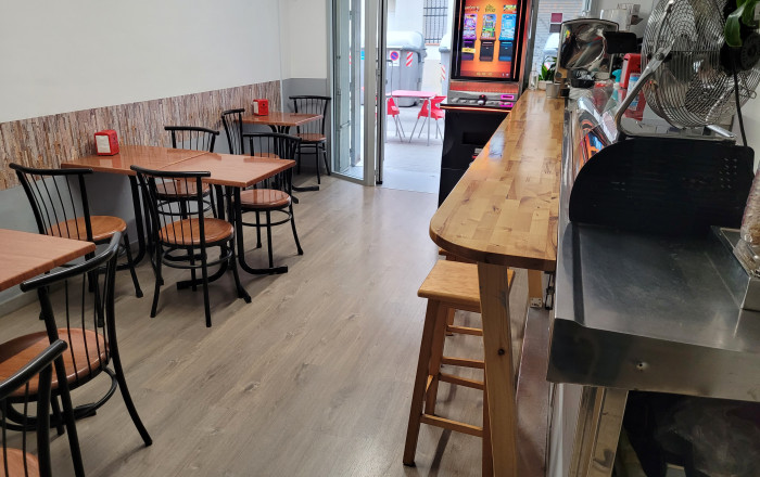 Traspaso - Bar-Cafeteria -
L'Hospitalet de Llobregat - La Torrasa