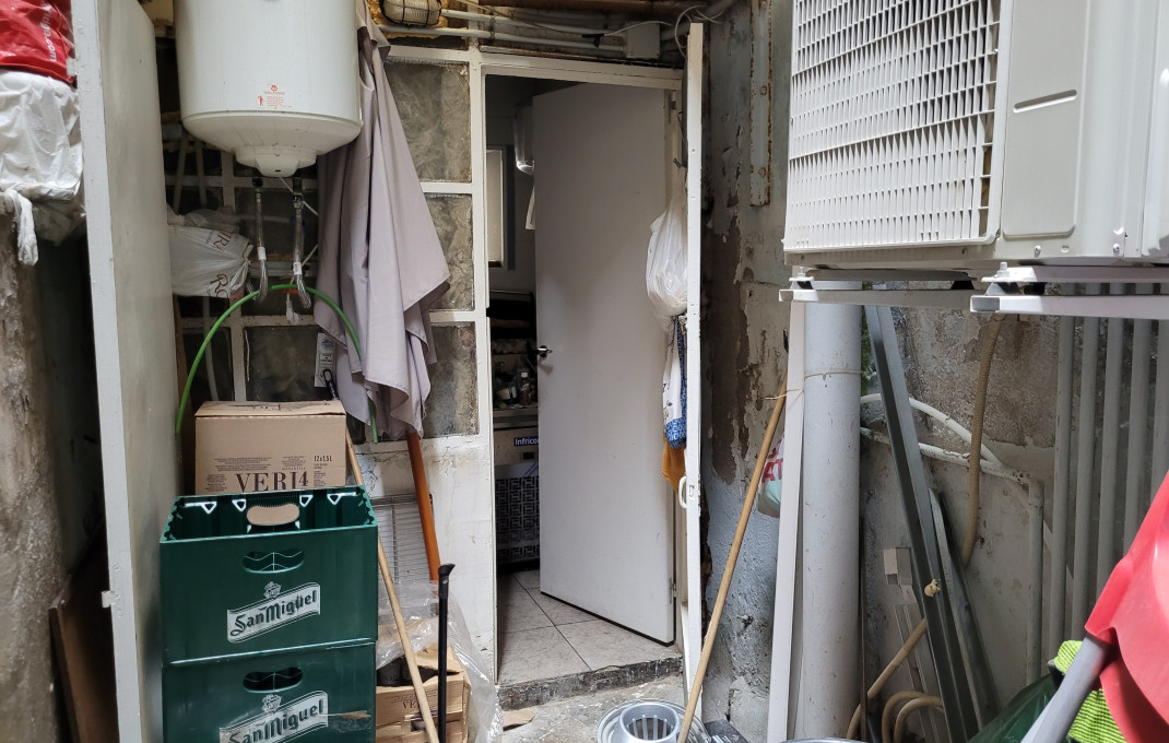 Traspaso - Bar-Cafeteria -
L'Hospitalet de Llobregat - La Torrasa