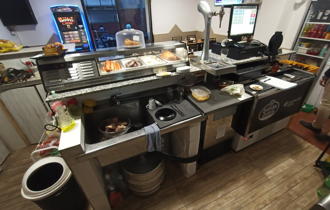 Traspaso - Bar-Cafeteria -
L'Hospitalet de Llobregat - La Florida