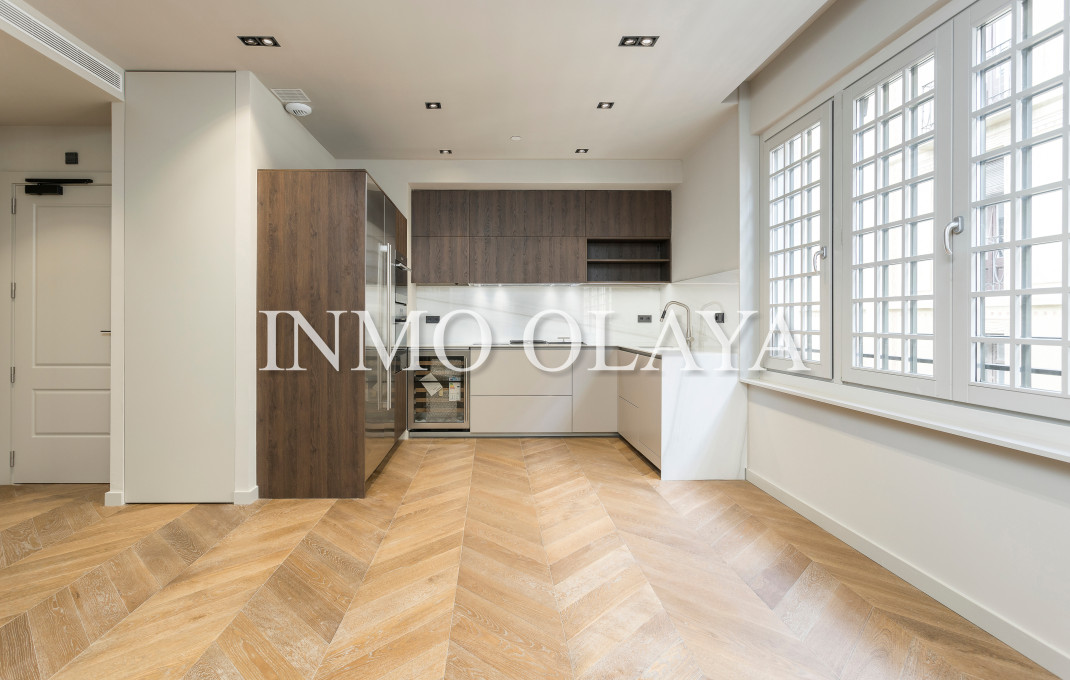 Revente - Piso -
Barcelona - Gótico