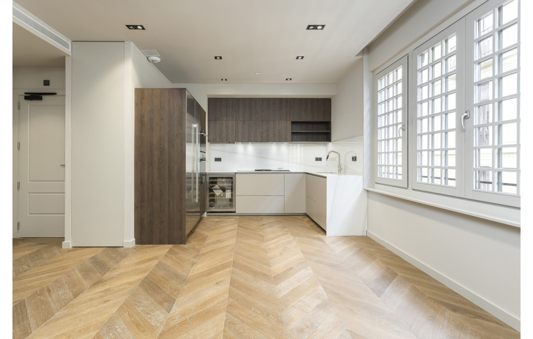 Revente - Piso -
Barcelona - Gótico