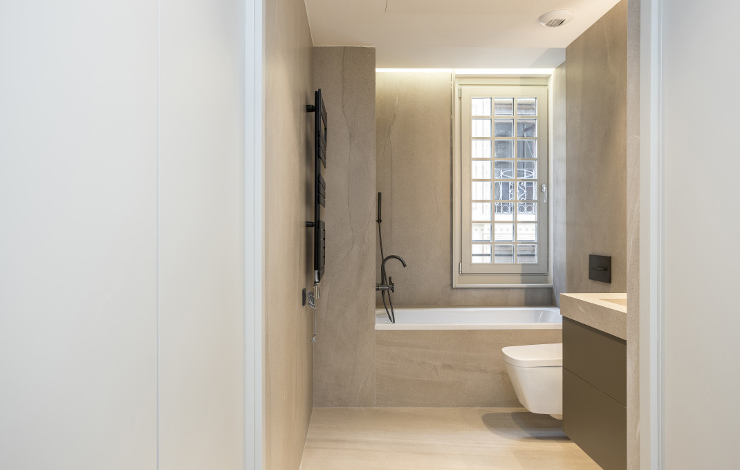 Revente - Piso -
Barcelona - Gótico