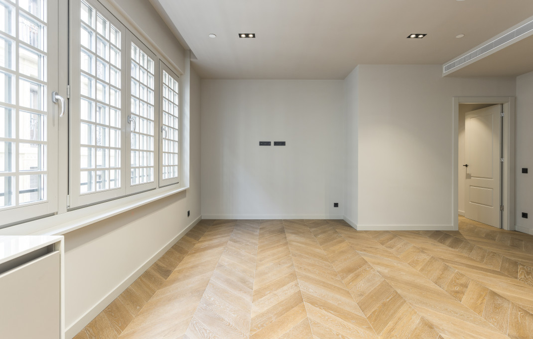 Revente - Piso -
Barcelona - Gótico