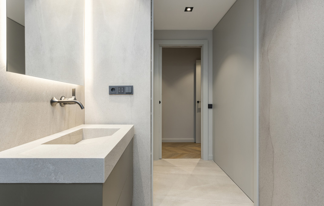 Revente - Piso -
Barcelona - Gótico