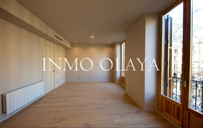 Revente - Piso -
Barcelona - Gótico