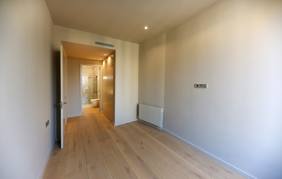 Revente - Piso -
Barcelona - Gótico