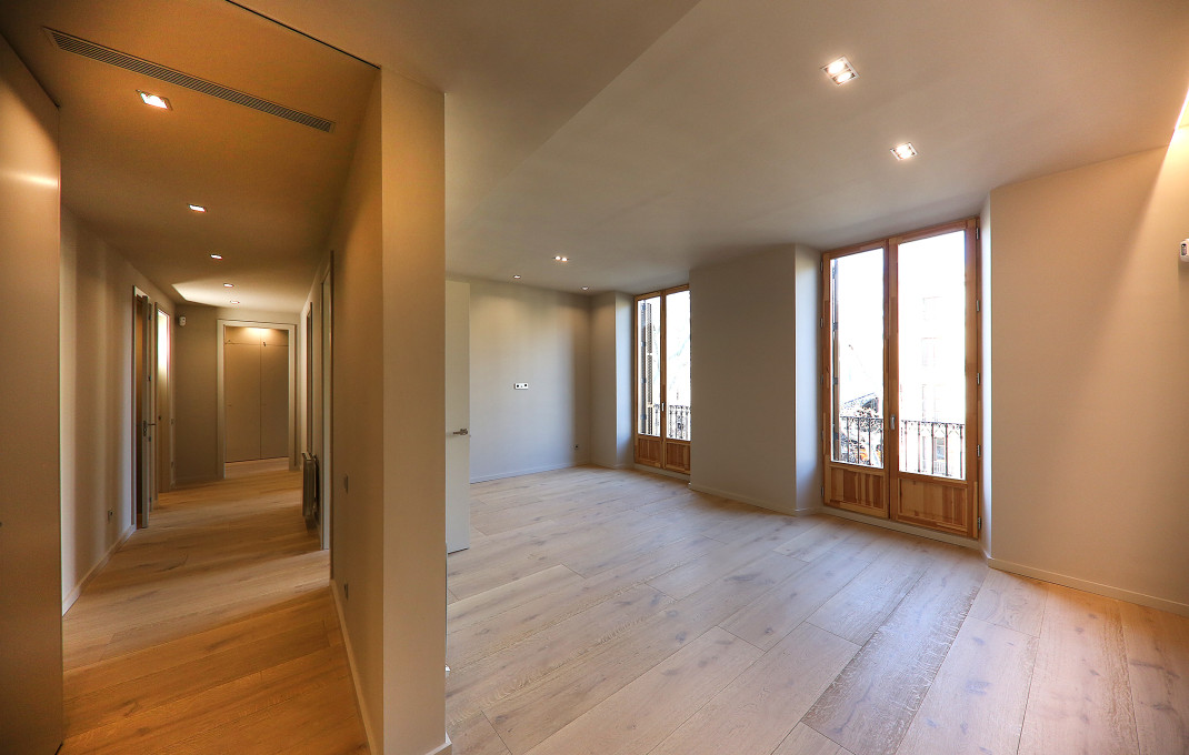 Revente - Piso -
Barcelona - Gótico