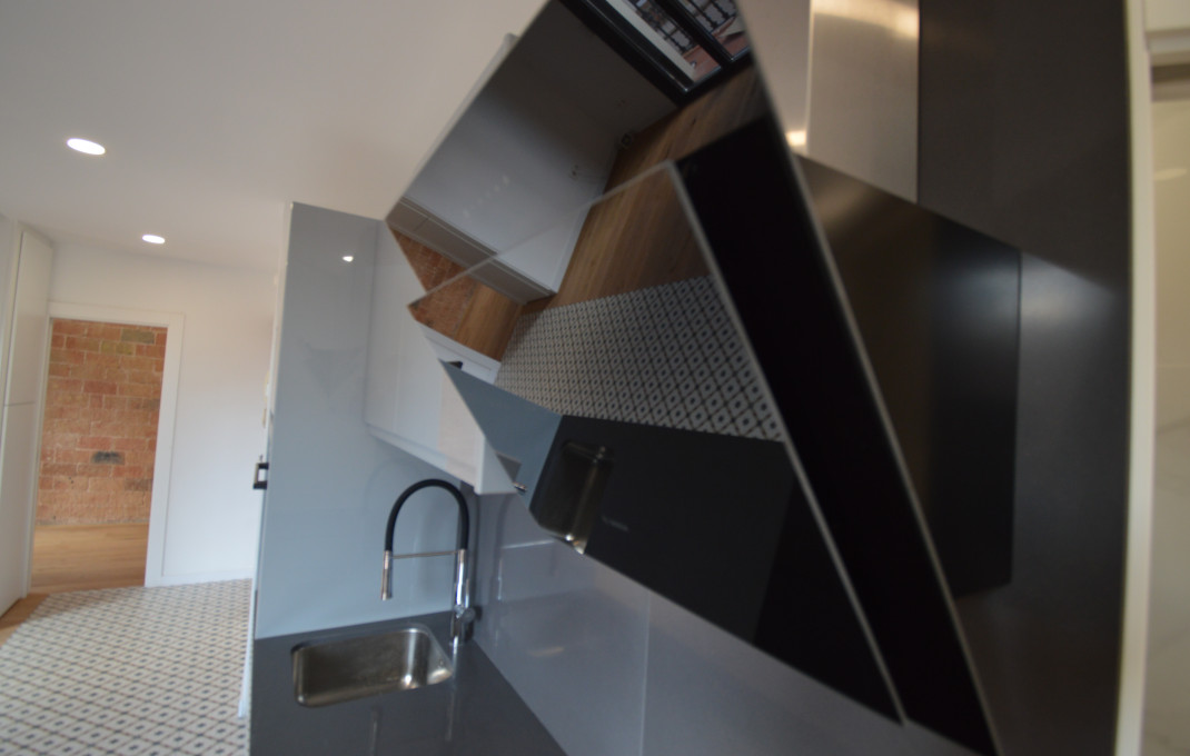 Revente - Piso -
Barcelona - Sants