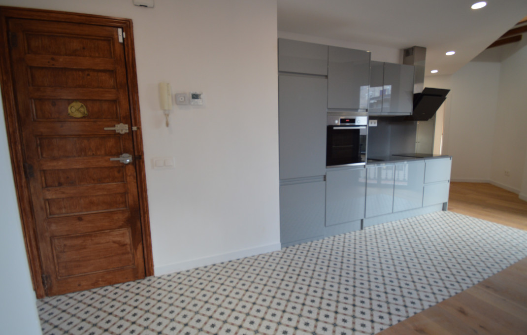 Revente - Piso -
Barcelona - Sants