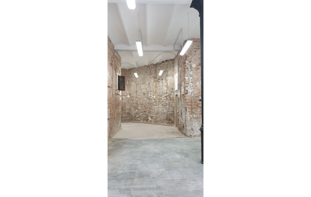 Alquiler - Local comercial -
Barcelona - Eixample Izquierdo