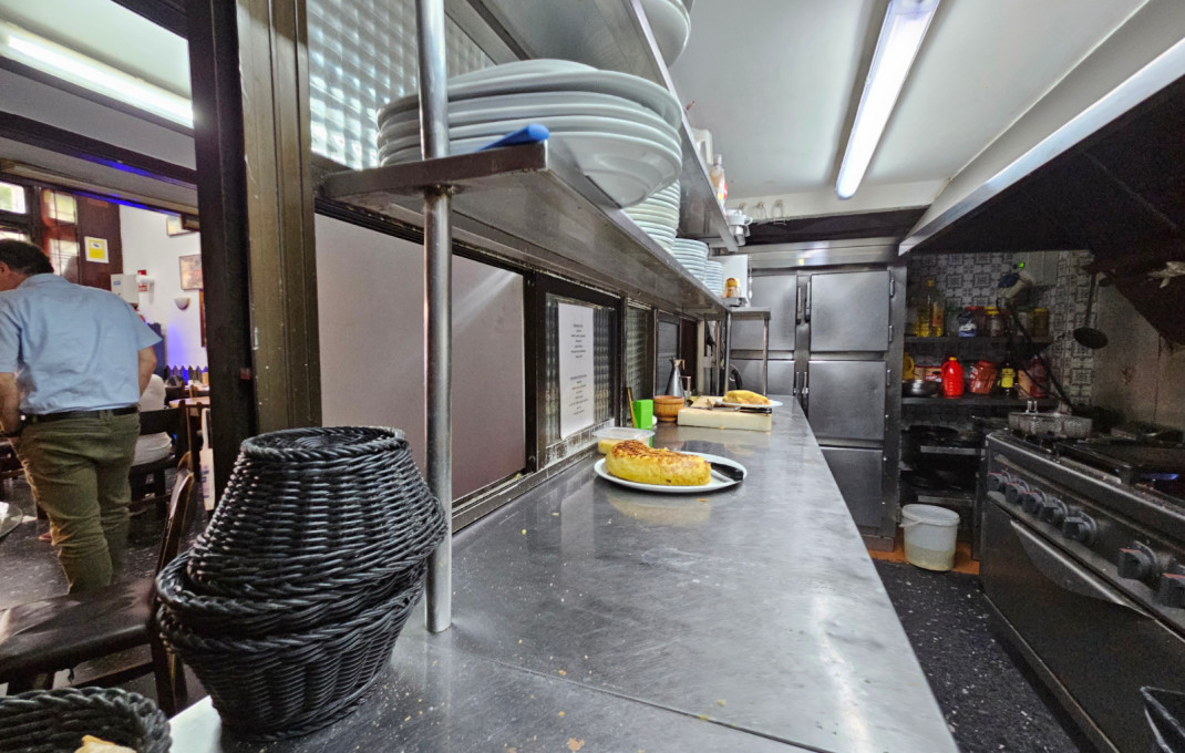 Transfer - Restaurant -
Barcelona - Sarriá - Francesc Macia