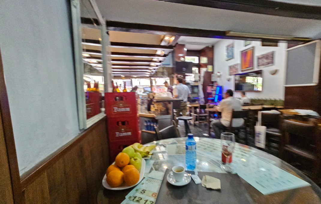 Transfer - Restaurant -
Barcelona - Sarriá - Francesc Macia