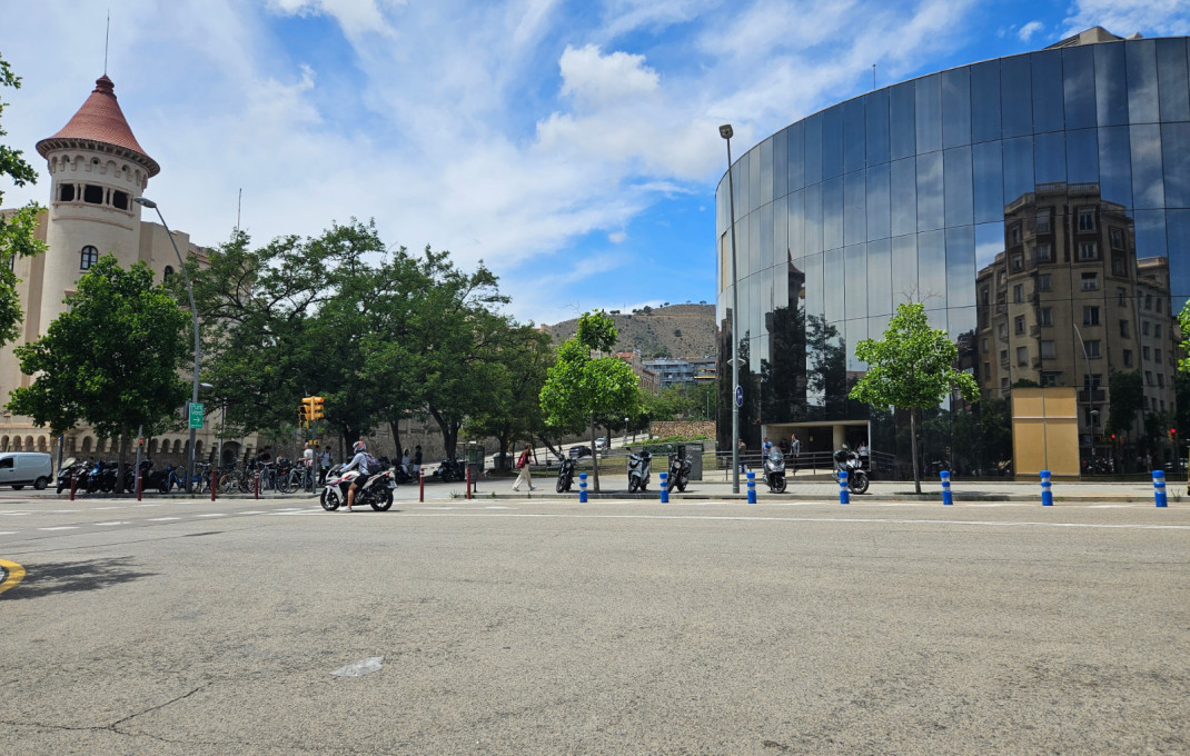 Location longue durée - Bar- C1 -
Barcelona - Sarriá - Francesc Macia