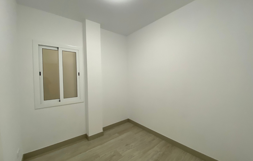 Revente - Piso -
Barcelona - Sants