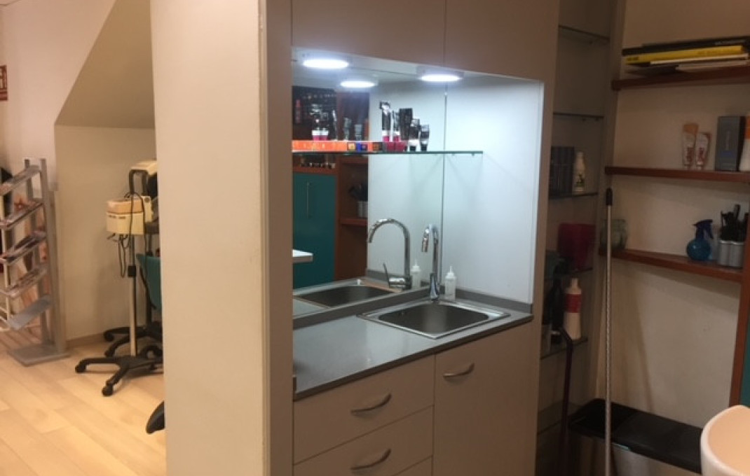 Transfer - Peluquerias y Estetica -
Sabadell