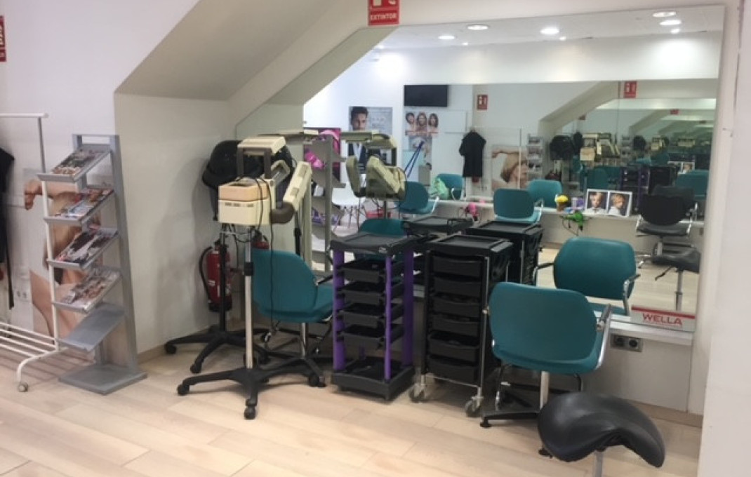 Transfer - Peluquerias y Estetica -
Sabadell