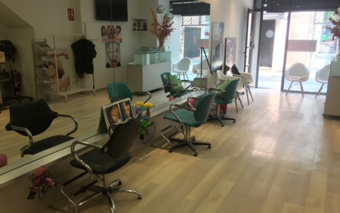 Transfer - Peluquerias y Estetica -
Sabadell