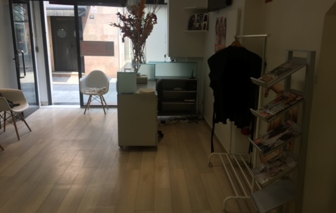 Transfer - Peluquerias y Estetica -
Sabadell
