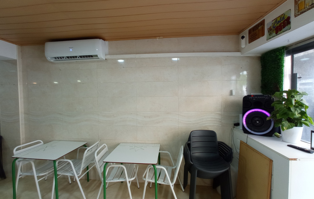 Traspaso - Cafeteria -
Barcelona - Sants