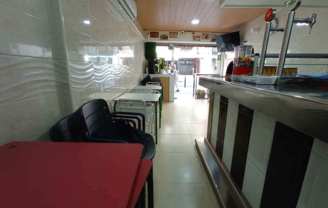 Traspaso - Cafeteria -
Barcelona - Sants