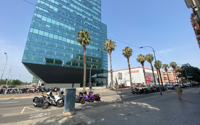 Transfert - Restaurant -
Barcelona - Zona Franca