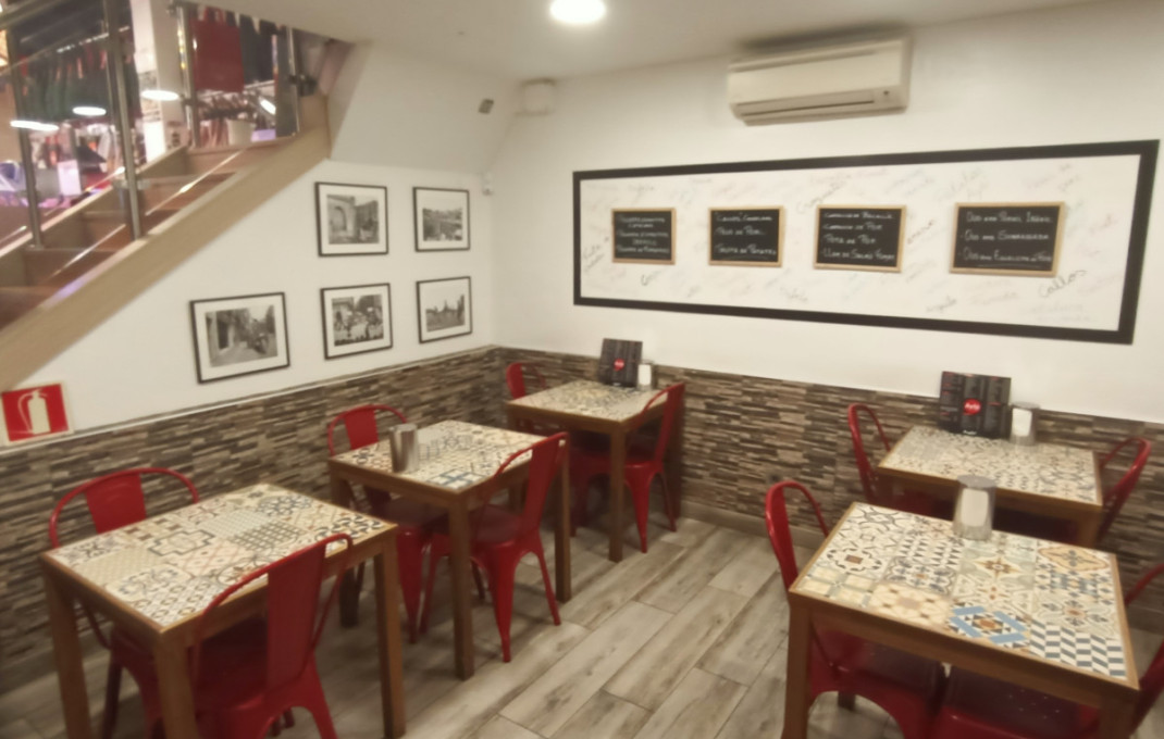 Traspaso - Restaurante -
Barcelona - Gràcia