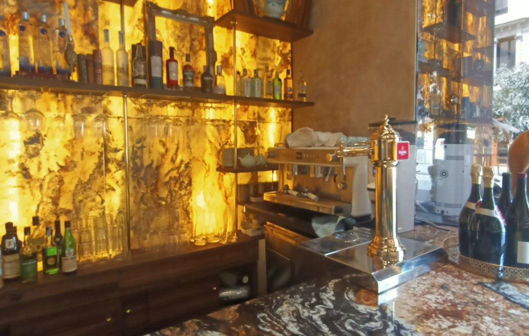 Traspaso - Restaurante -
Barcelona - Eixample