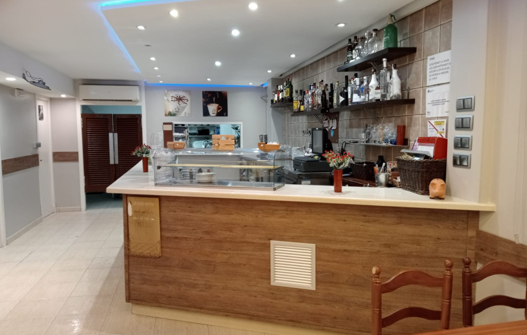 Traspaso - Restaurante -
La Roca del Vallès