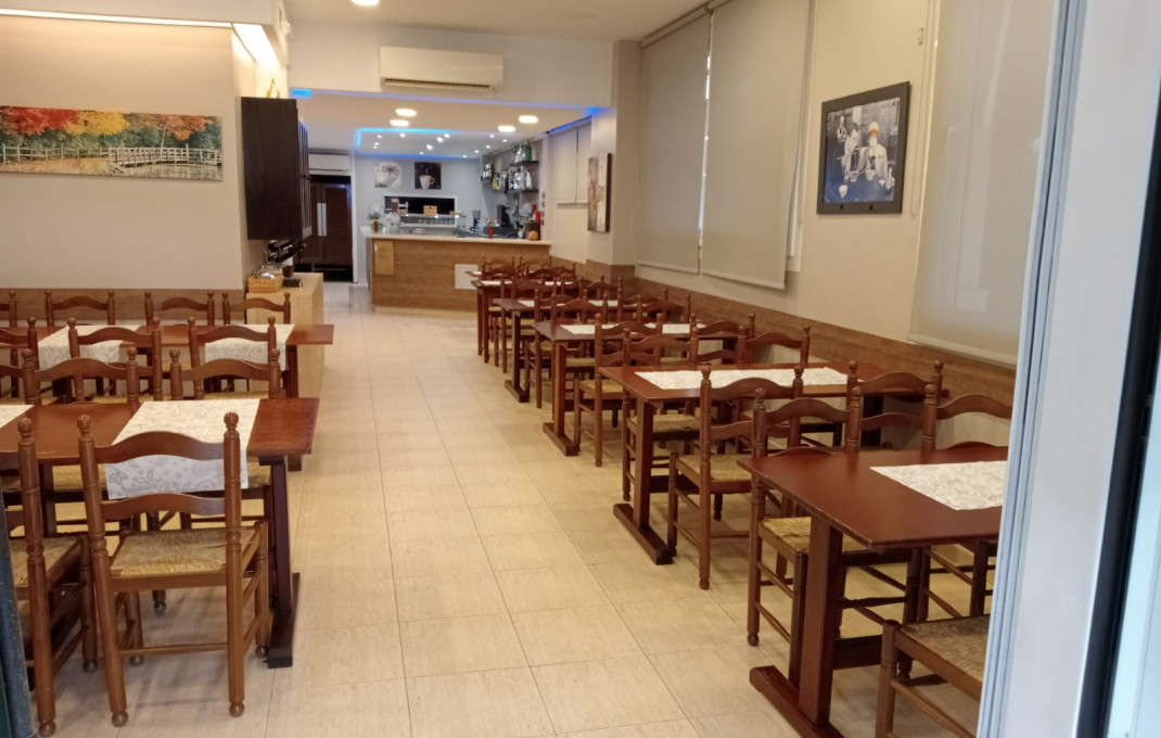 Traspaso - Restaurante -
La Roca del Vallès