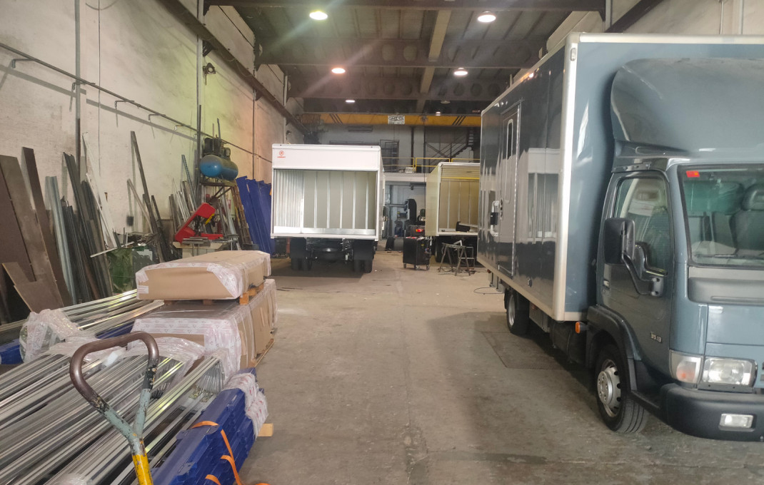 Revente - Naves y solares -
Barcelona - Bon Pastor