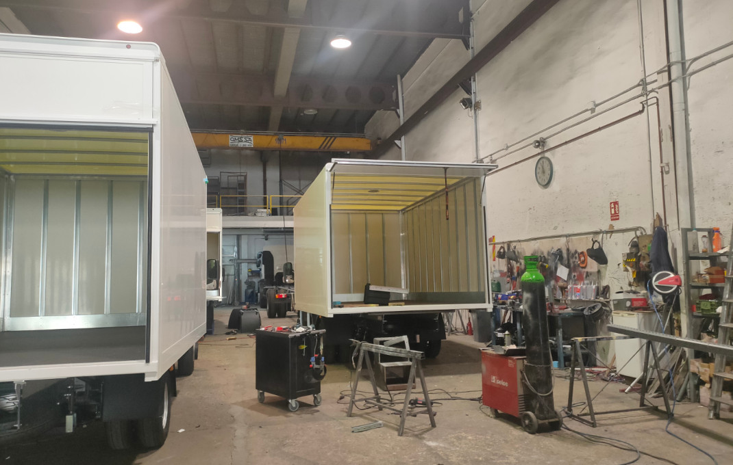 Revente - Naves y solares -
Barcelona - Bon Pastor