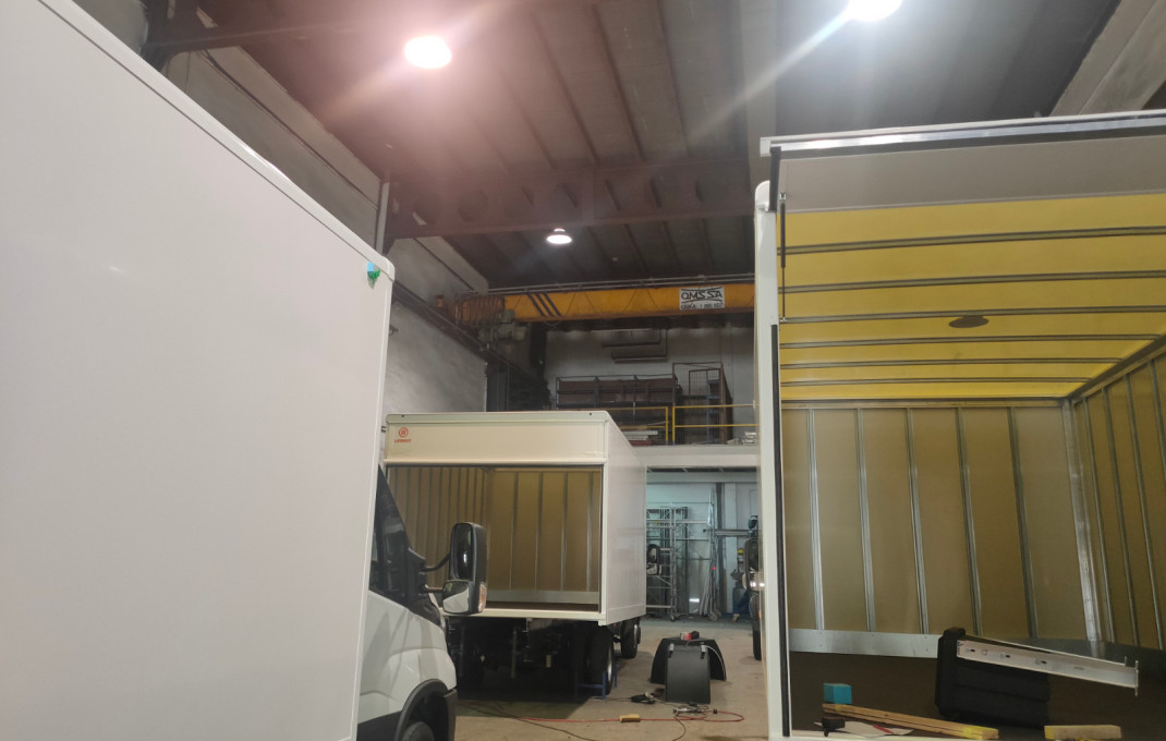 Revente - Naves y solares -
Barcelona - Bon Pastor