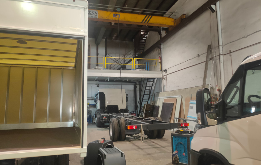 Revente - Naves y solares -
Barcelona - Bon Pastor