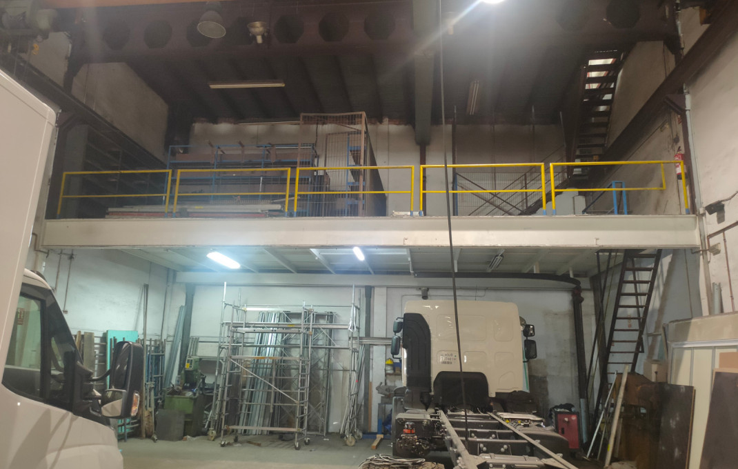 Revente - Naves y solares -
Barcelona - Bon Pastor