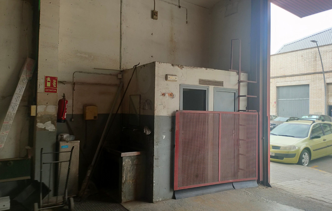 Revente - Naves y solares -
Barcelona - Bon Pastor