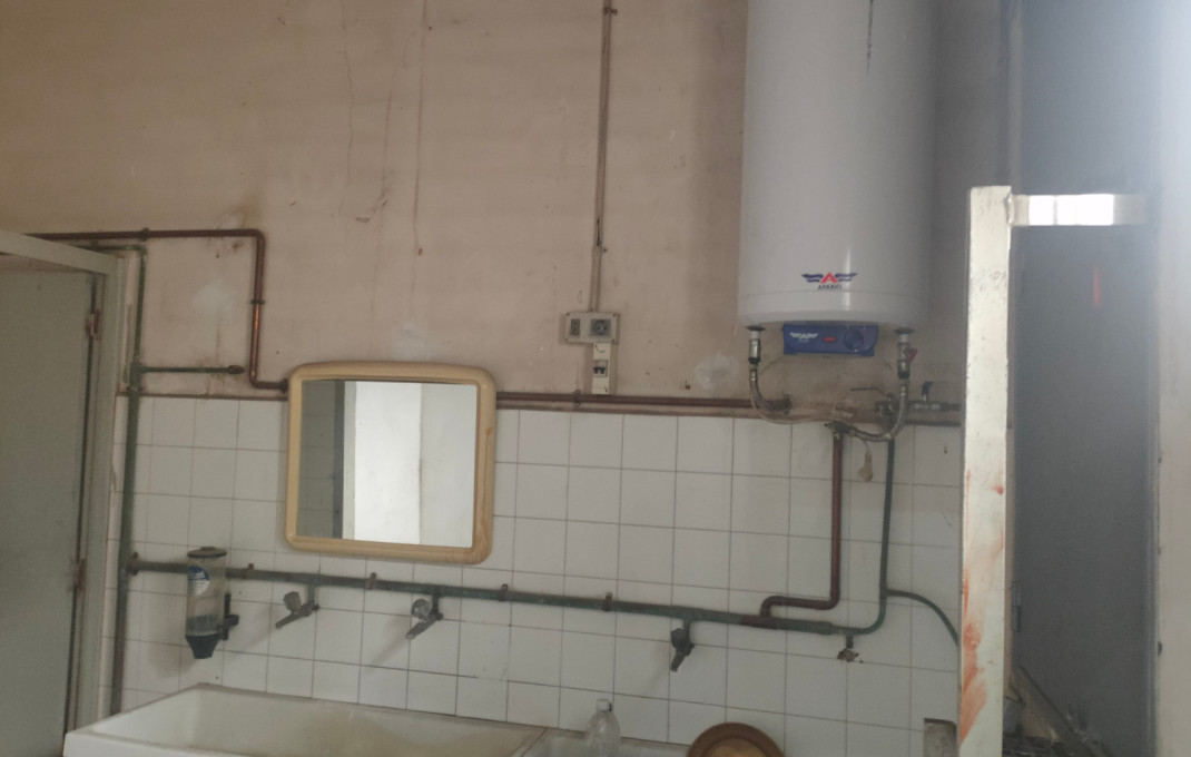 Revente - Naves y solares -
Barcelona - Bon Pastor