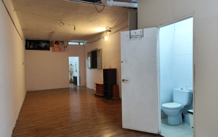 Venta - Local comercial -
Barcelona - Guinardo