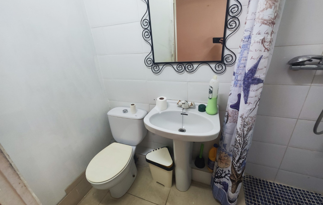 Venta - Local comercial -
Barcelona - Guinardo