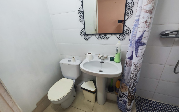 Venta - Local comercial -
Barcelona - Guinardo