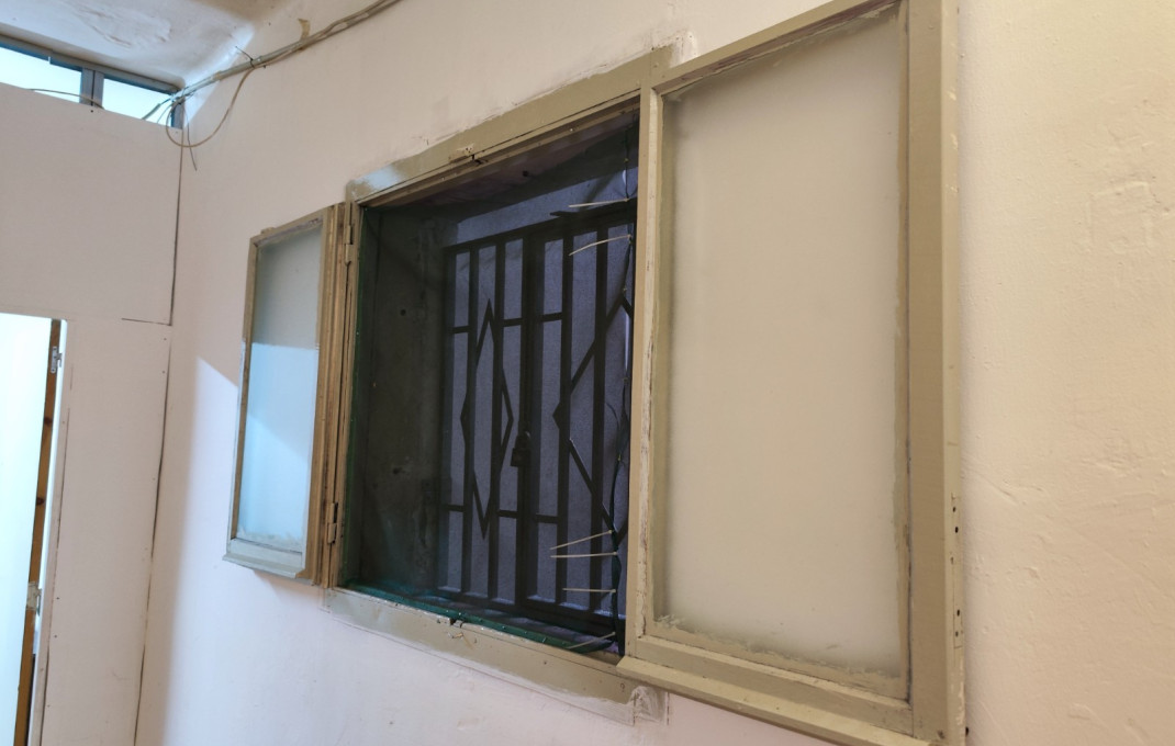 Venta - Local comercial -
Barcelona - Guinardo