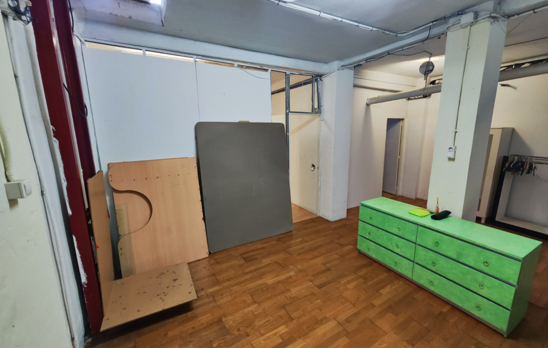 Venta - Local comercial -
Barcelona - Guinardo