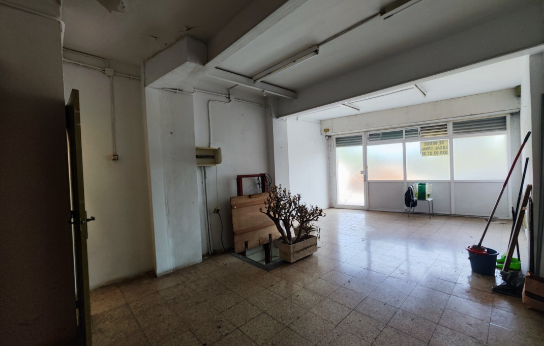 Venta - Local comercial -
Barcelona - Guinardo