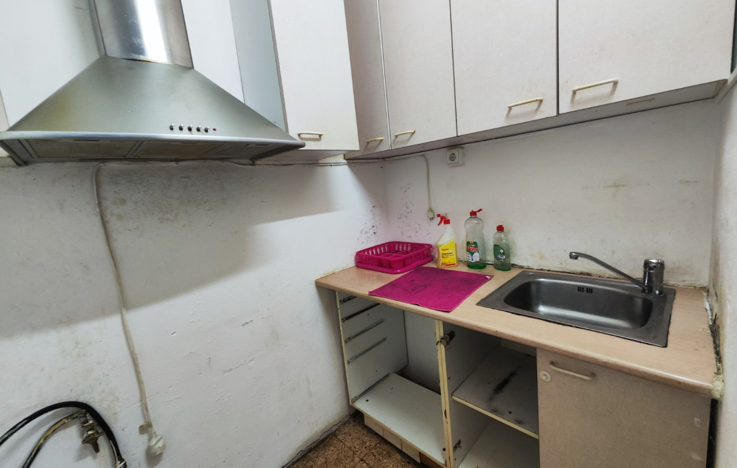 Venta - Local comercial -
Barcelona - Guinardo