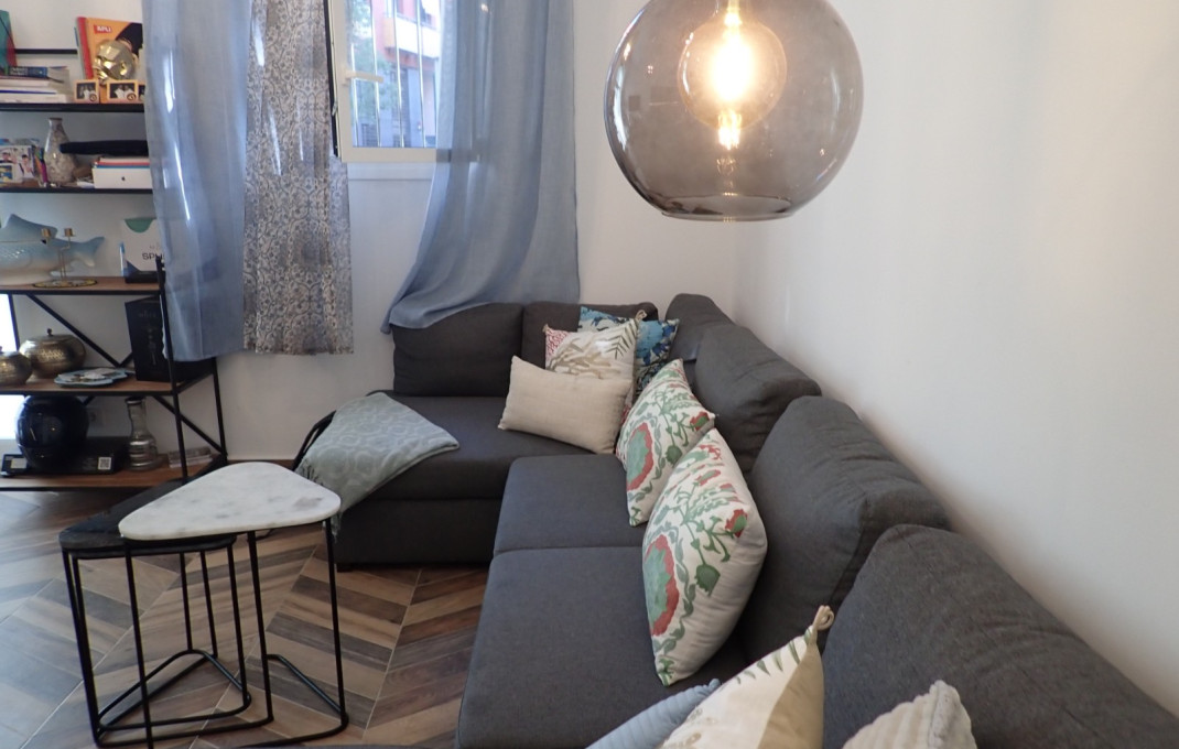 Venta - Piso -
Barcelona - Poblenou