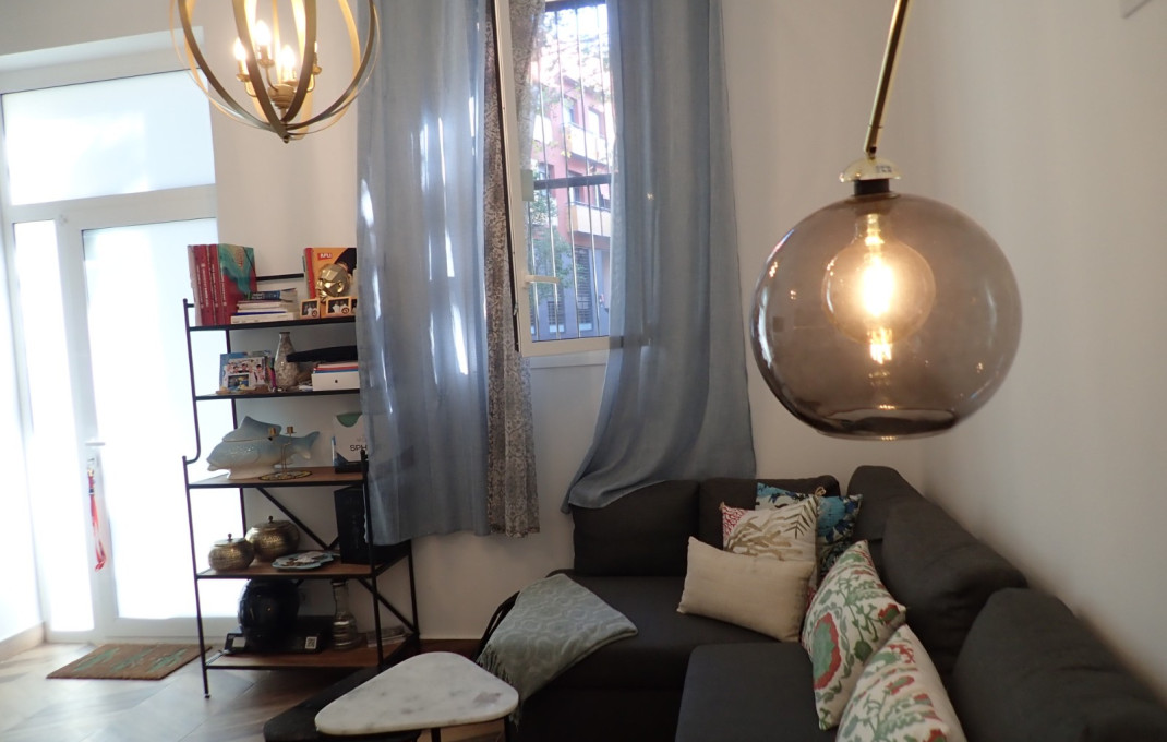 Venta - Piso -
Barcelona - Poblenou