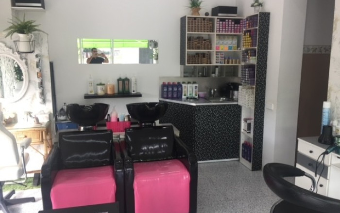 Traspaso - Peluquerias y Estetica -
Sabadell