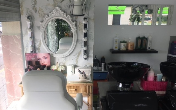 Traspaso - Peluquerias y Estetica -
Sabadell