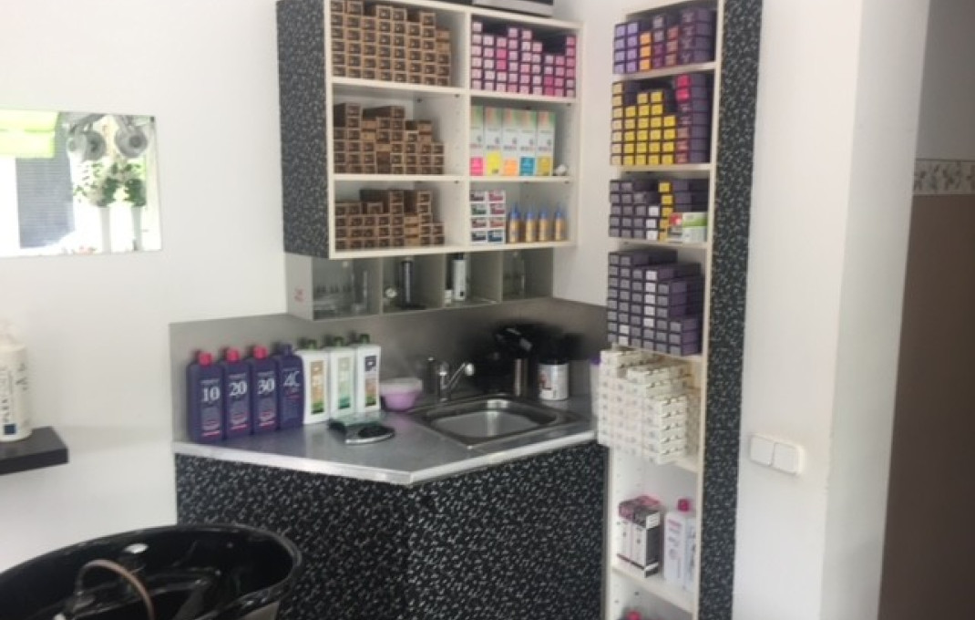 Traspaso - Peluquerias y Estetica -
Sabadell