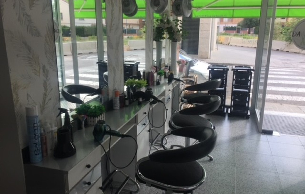 Traspaso - Peluquerias y Estetica -
Sabadell