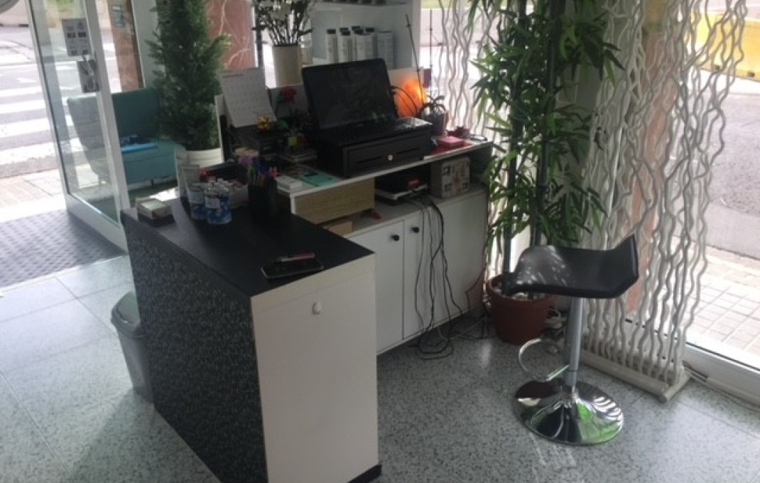 Traspaso - Peluquerias y Estetica -
Sabadell